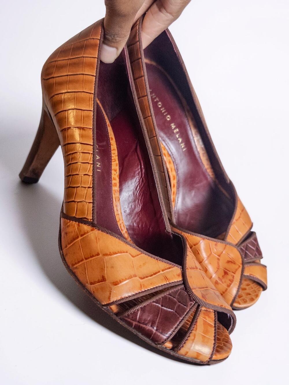 Antonio Melani Croc Embossed Leather Peep Toe Heels Size 7
